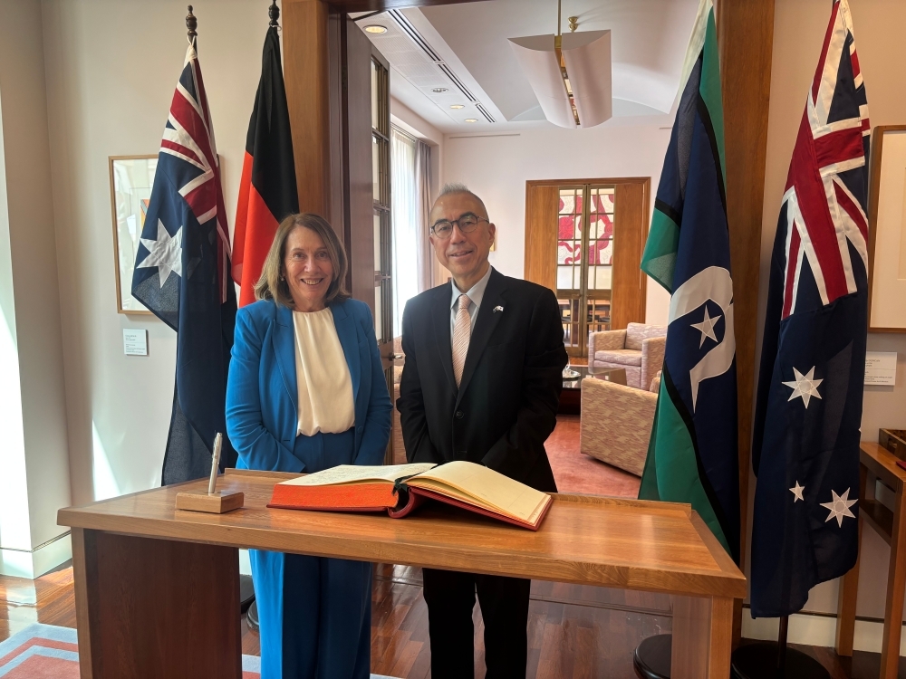 Ambassador Suzuki with Senator the Hon Sue Lines