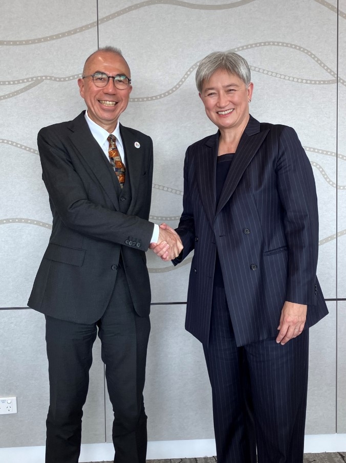 Ambassador with Minister Wong